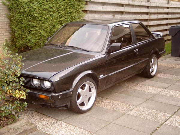 BMW 325i 1 600