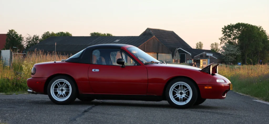 Mazda MX5 NA ultralite f12